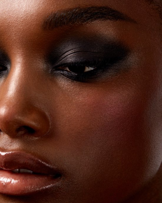 08_SMOKEY EYE_0660_V1B_crop - Marie Claire X Dior - Chloé Claverie  - Overview  - Anne-Marie Gardinier Photographic Agency - Paris